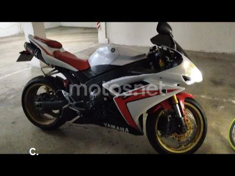 Yamaha YZF-R1 - Vista 8