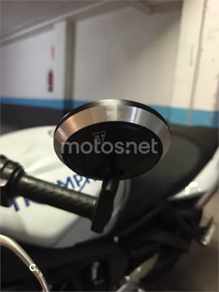 Triumph Street Triple - Vista 7