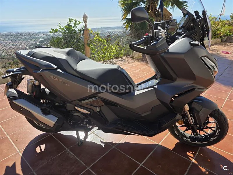 Honda ADV350 - Vista 11