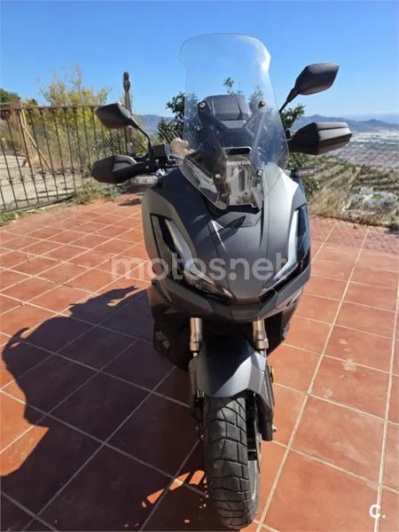 Honda ADV350 - Vista 10