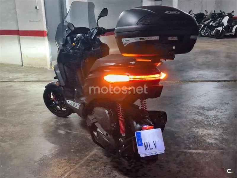 Piaggio MP3 400 Sport - Vista 12