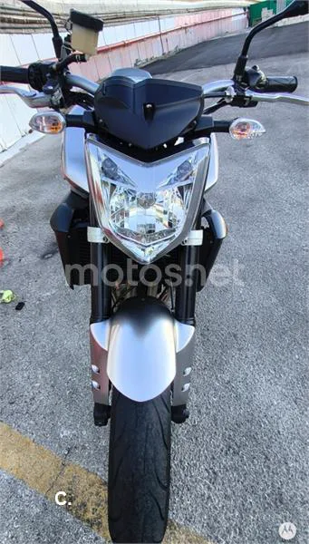 Yamaha FZ1 - Vista 11
