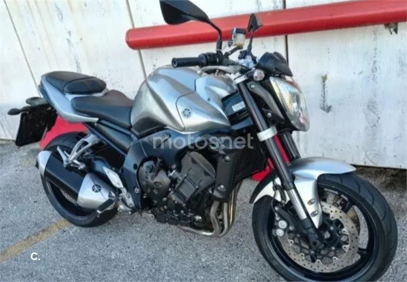 Yamaha FZ1 - Vista 19