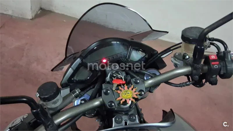 Honda CB1000R - Vista 11