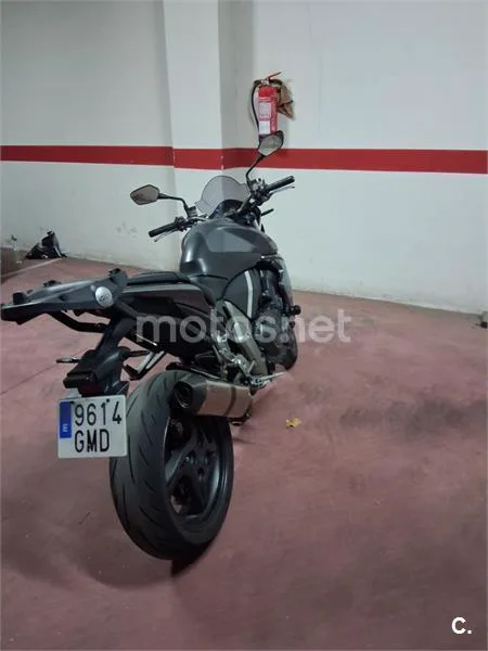 Honda CB1000R - Vista 3
