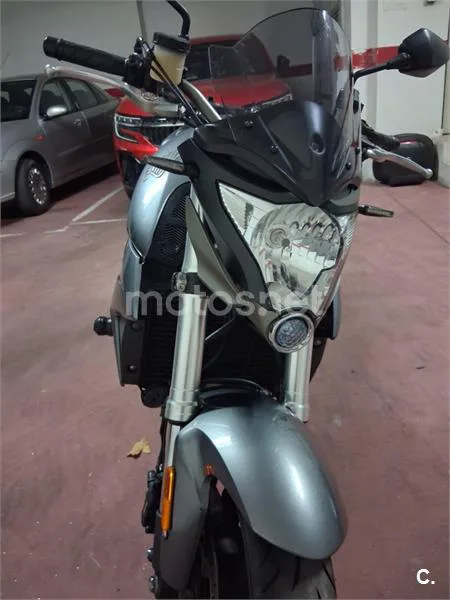 Honda CB1000R - Vista 8