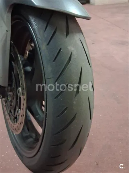 Honda CB1000R - Vista 9