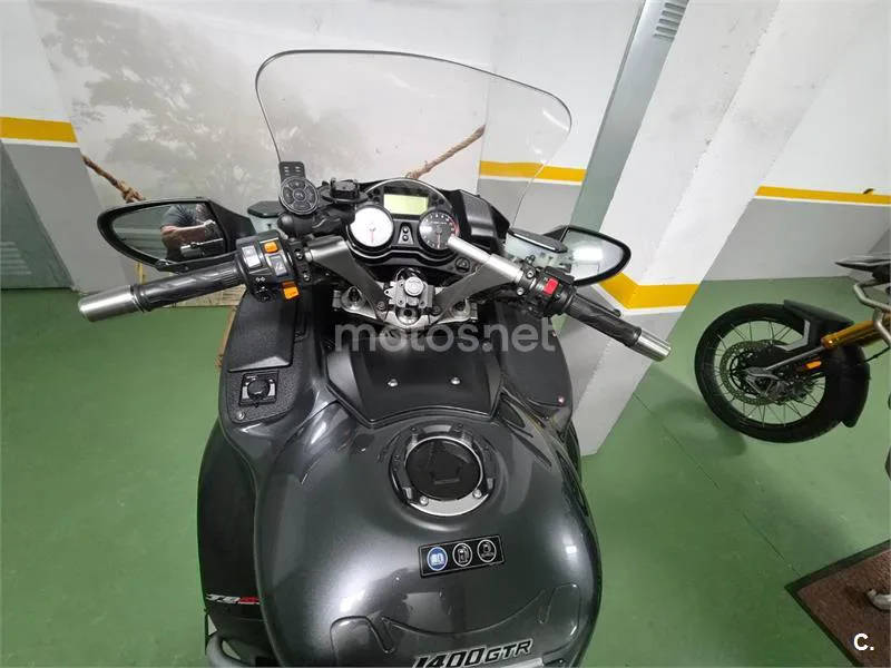 Kawasaki 1400GTR - Vista 3