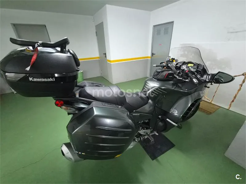 Kawasaki 1400GTR - Vista 4