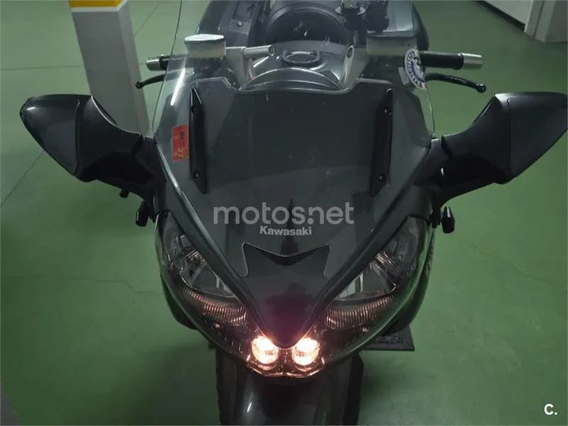 Kawasaki 1400GTR - Vista 6
