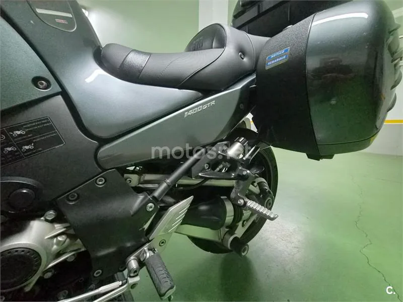 Kawasaki 1400GTR - Vista 8