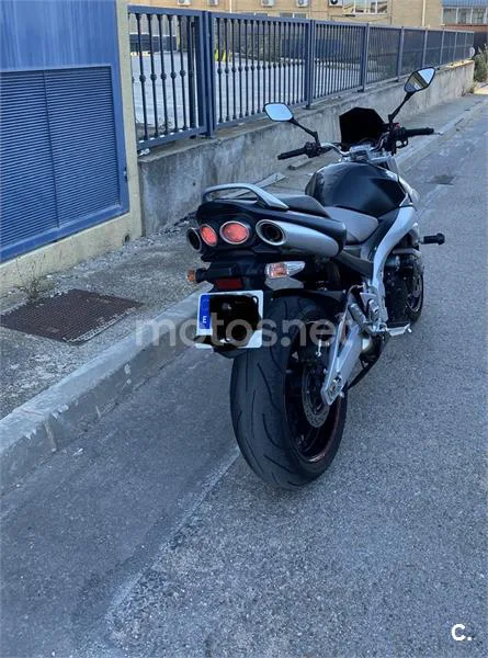Suzuki GSR600 - Vista 3