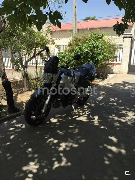 Suzuki GSR600 - Vista 4