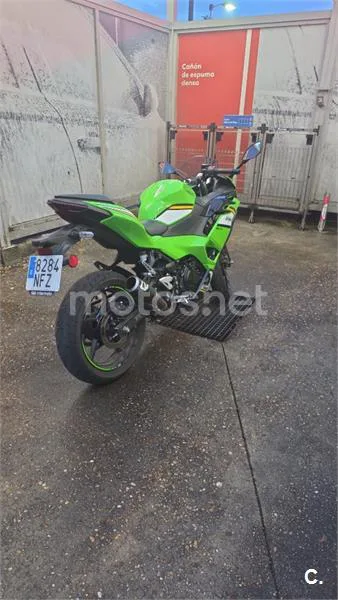 Kawasaki Ninja 500 - Vista 3