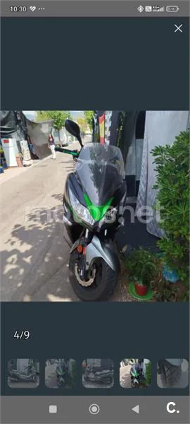 Kawasaki J300 - Vista 4