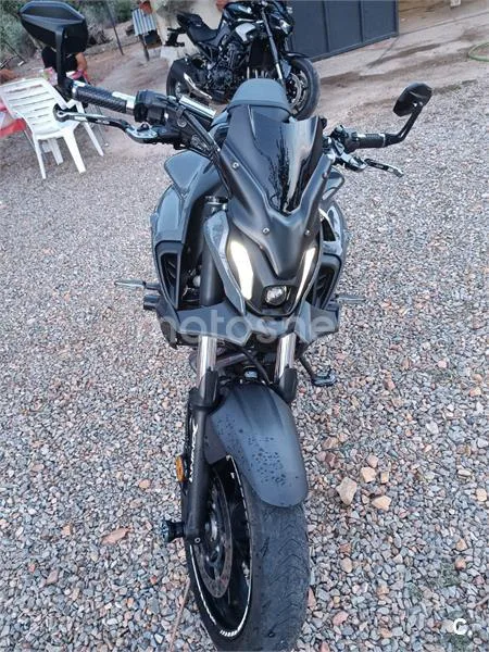 Yamaha MT-07 - Vista 8