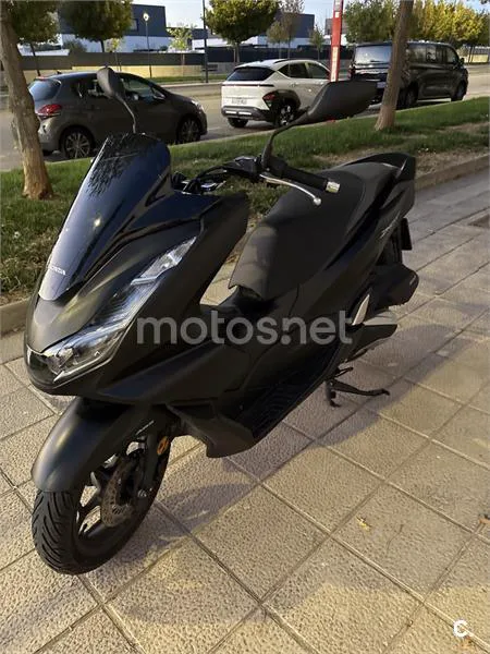 Honda PCX125 - Vista 3