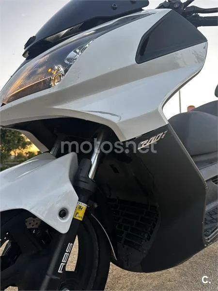 Kymco Super Dink 300 - Vista 12