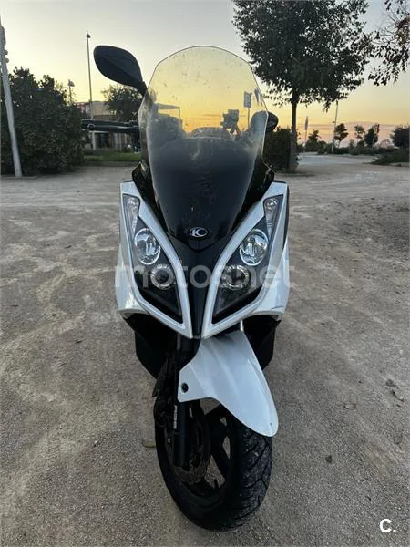 Kymco Super Dink 300 - Vista 3