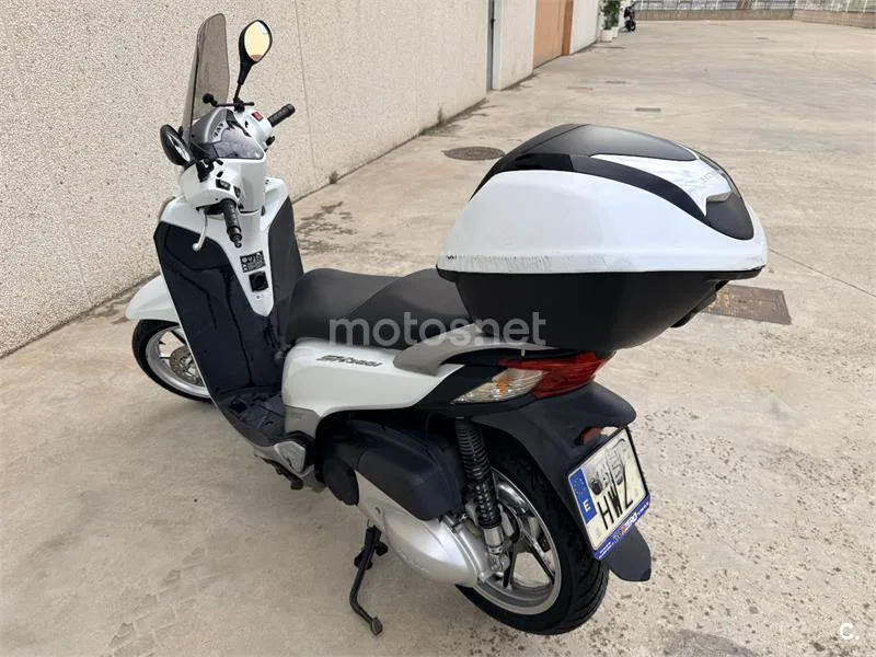 Honda SH300i - Vista 3