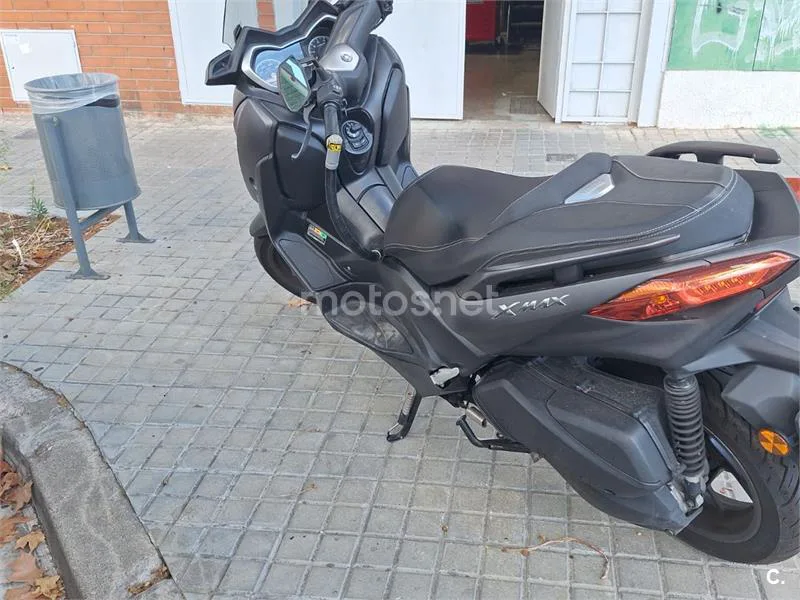 Yamaha XMAX 300 - Vista 5