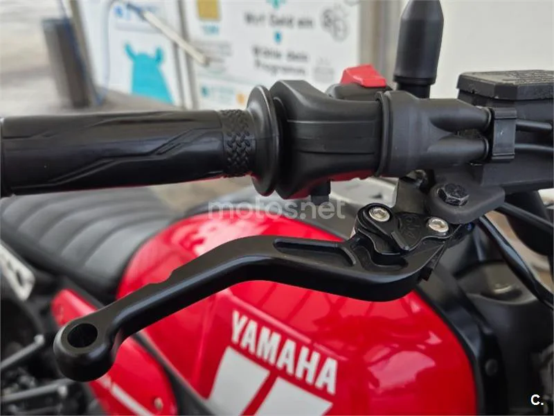 Yamaha XSR125 - Vista 13