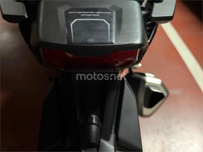 Honda Forza 750 - Vista 4