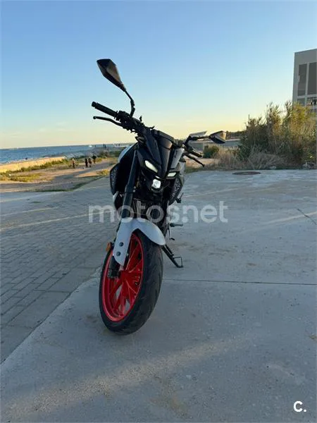 Yamaha MT-125 - Vista 3