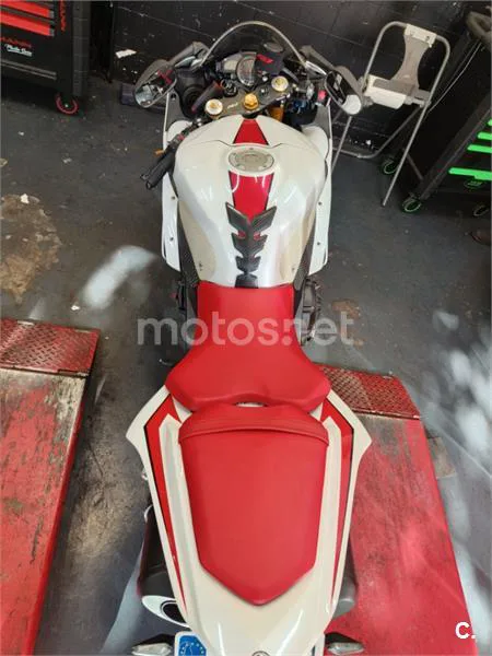 Yamaha YZF-R1 - Vista 4