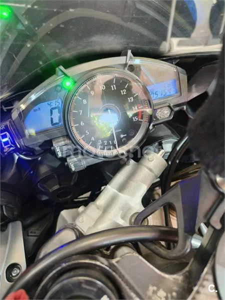 Yamaha YZF-R1 - Vista 5