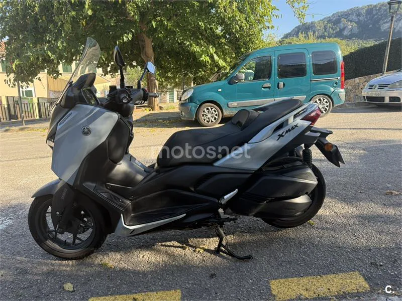 Yamaha XMAX 300 - Vista 3