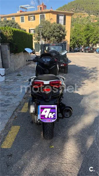 Yamaha XMAX 300 - Vista 4