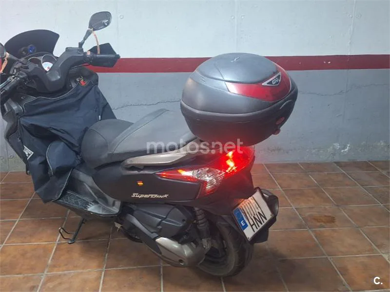 Kymco Super Dink 300 - Vista 4