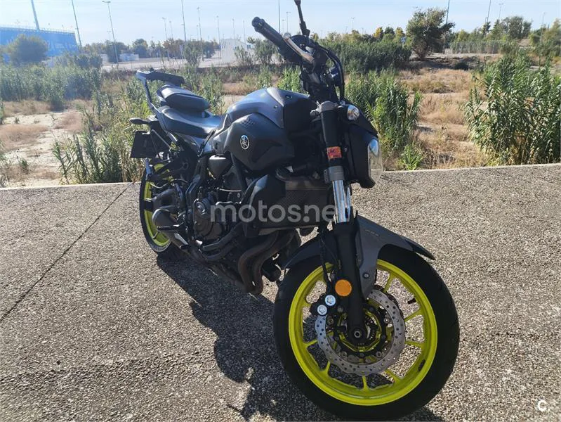 Yamaha MT-07 - Vista 7