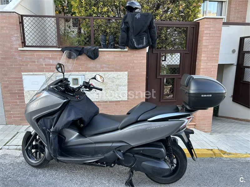 Honda Forza 300 - Vista 3