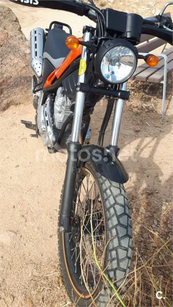 Yamaha Tricker - Vista 11