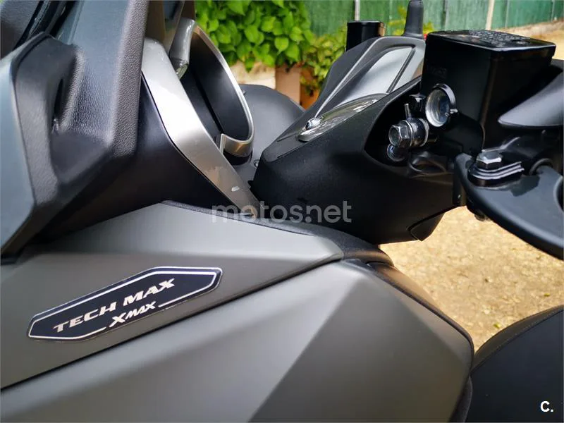 Yamaha XMAX 300 - Vista 3