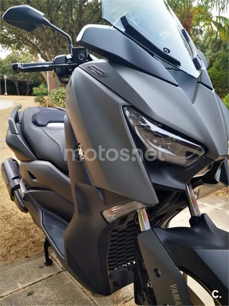 Yamaha XMAX 300 - Vista 4