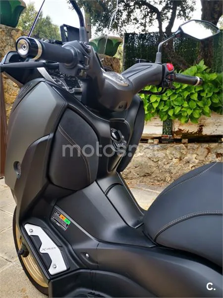 Yamaha XMAX 300 - Vista 8