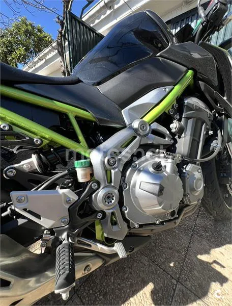 Kawasaki Z900 - Vista 5