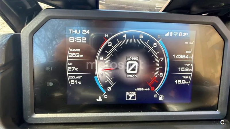 Yamaha TMAX - Vista 6