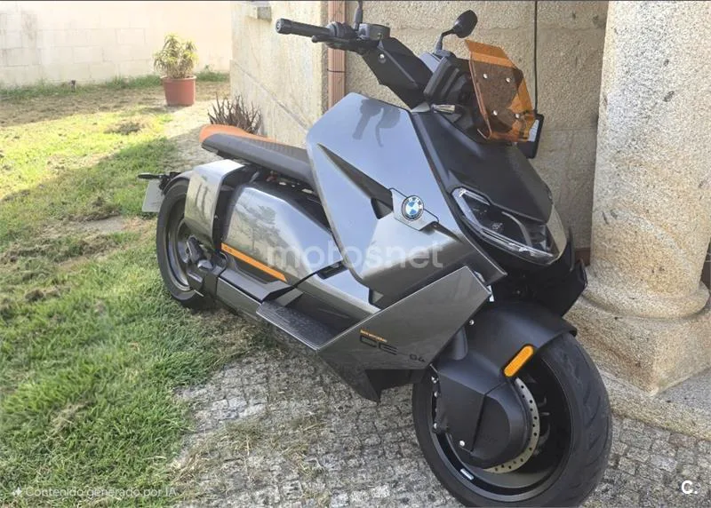 BMW CE 04 - Vista 6