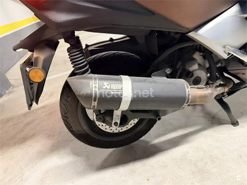 Yamaha XMAX 300 - Vista 5