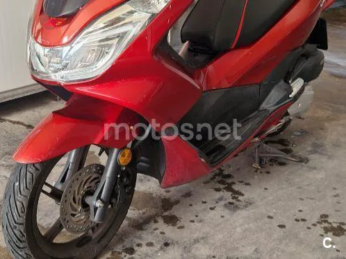 Honda PCX125 - Vista 6