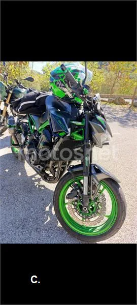 Kawasaki Z900 - Vista 3