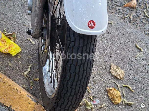 Yamaha SR250 Special - Vista 4