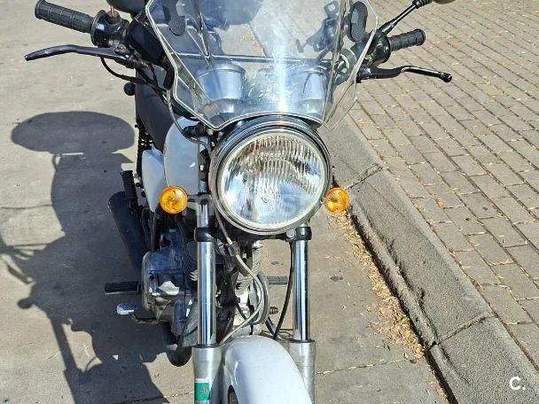 Yamaha SR250 Special - Vista 6