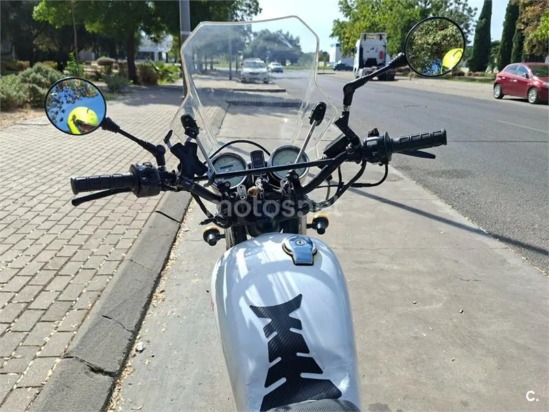 Yamaha SR250 Special - Vista 8