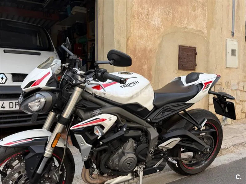 Triumph Street Triple 8000 € 2021 Valencia - 1