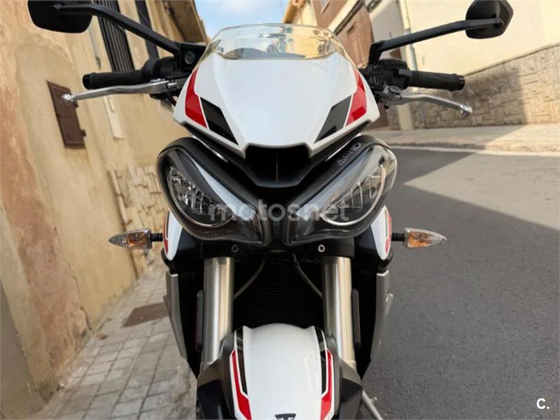 Triumph Street Triple - Vista 4